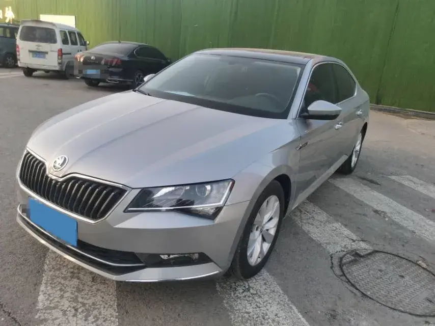 2018 Skoda Superb 1.8T 180HP L4 7DCT