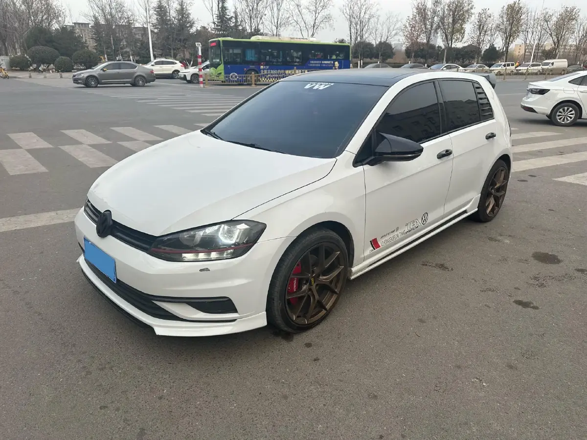 2018 Volkswagen Golf 1.6L 110HP L4 6AT