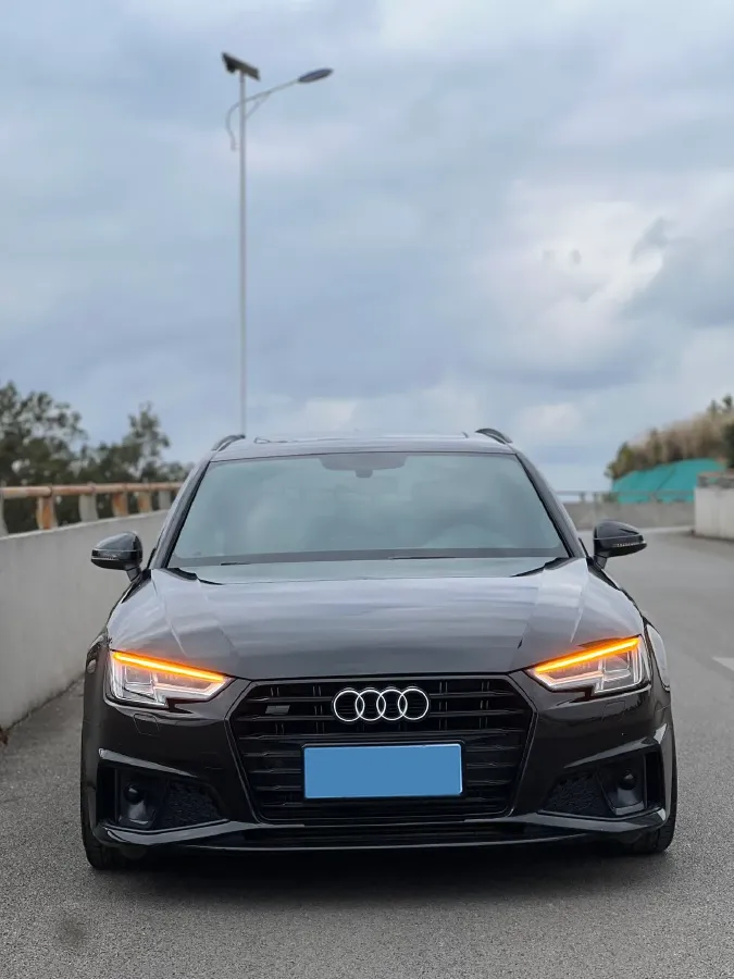 2020 Audi A4 2.0T 190HP L4 7DCT,autocango,china used car exporter,china ev exporter,chinese used car exporter,chinese used ev exporter