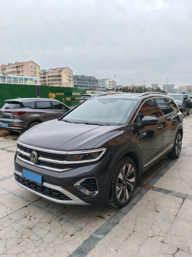 2022 Volkswagen Talagon 2.0T 220HP L4 7DCT