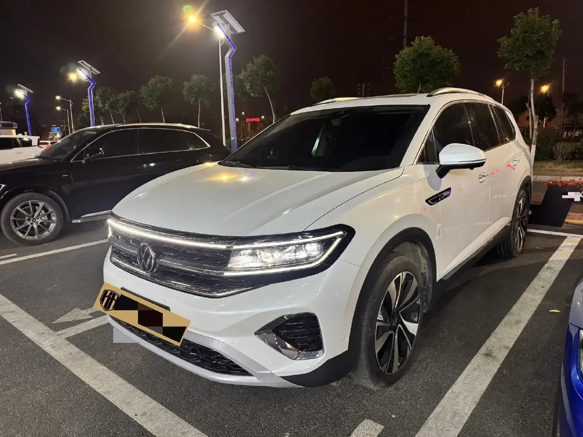 2022 Volkswagen Talagon 2.0T 220HP L4 7DCT