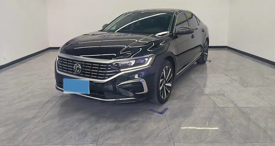 2023 Volkswagen Passat 2.0T 186HP L4 7DCT