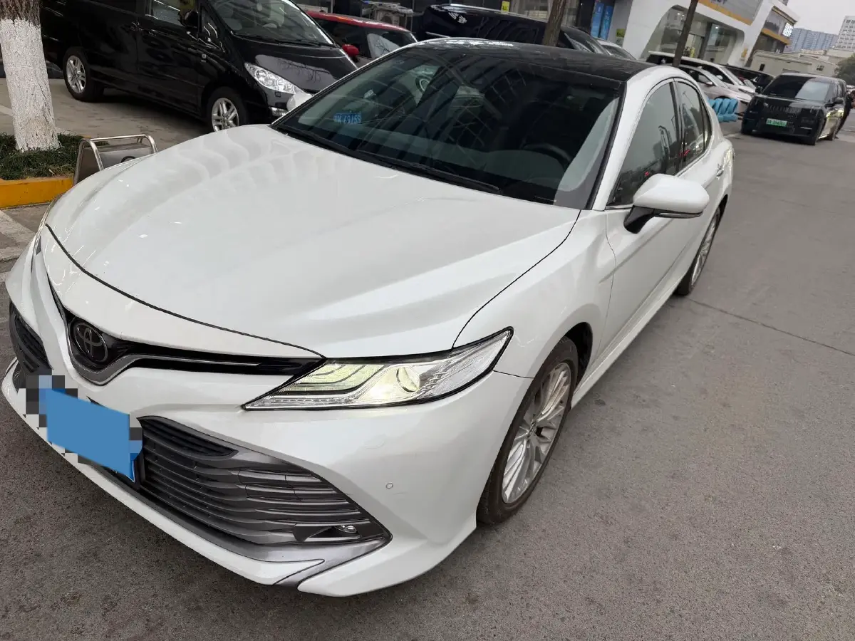 2018 Toyota Camry 2.5L 209HP L4 8AT