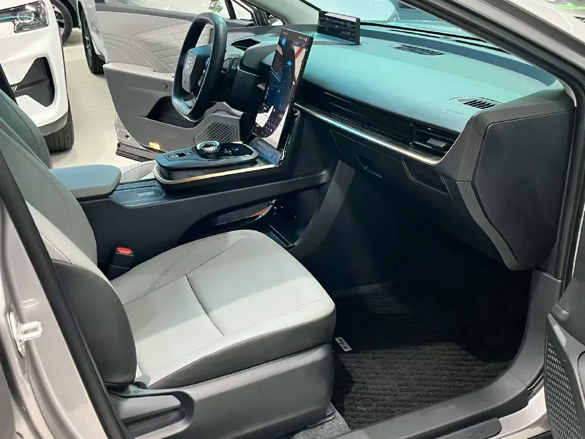 2024 Toyota bZ3 BEV 49.92KWH,autocango,china used car exporter,china ev exporter,chinese used car exporter,chinese used ev exporter