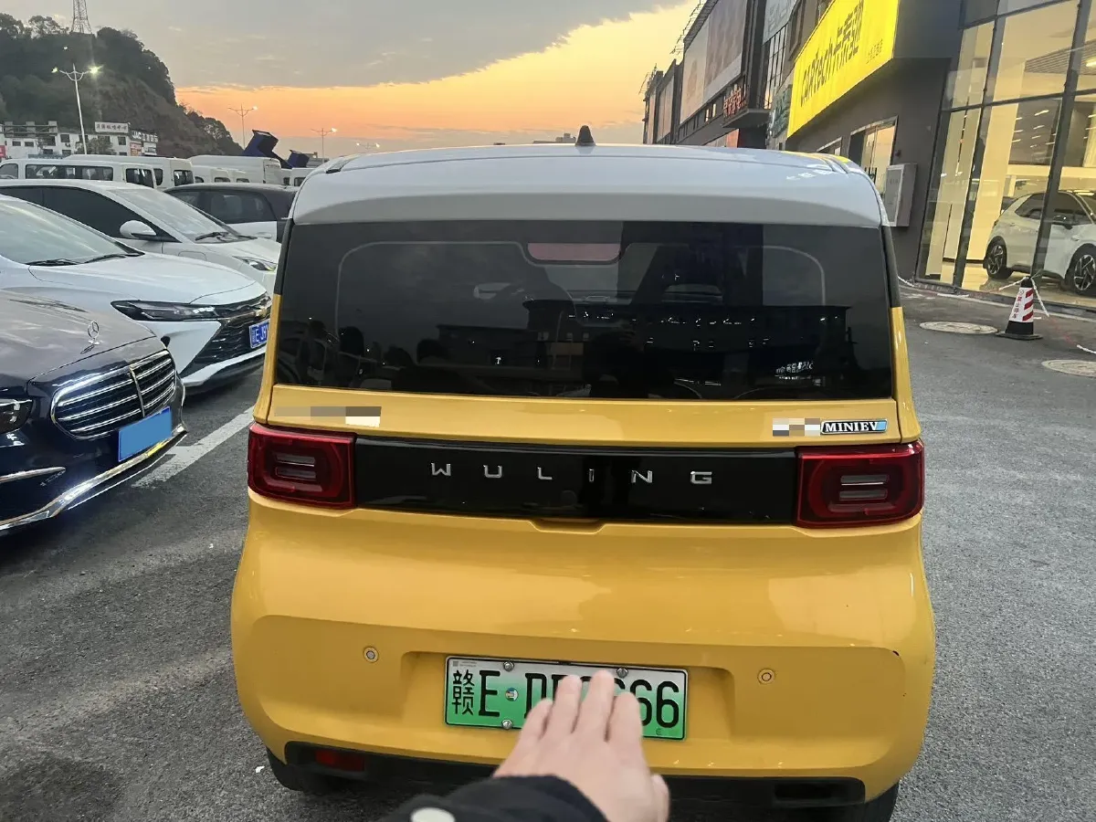 2021 WuLing HongGuang MINI EV BEV 13.9KWH,autocango,china used car exporter,china ev exporter,chinese used car exporter,chinese used ev exporter