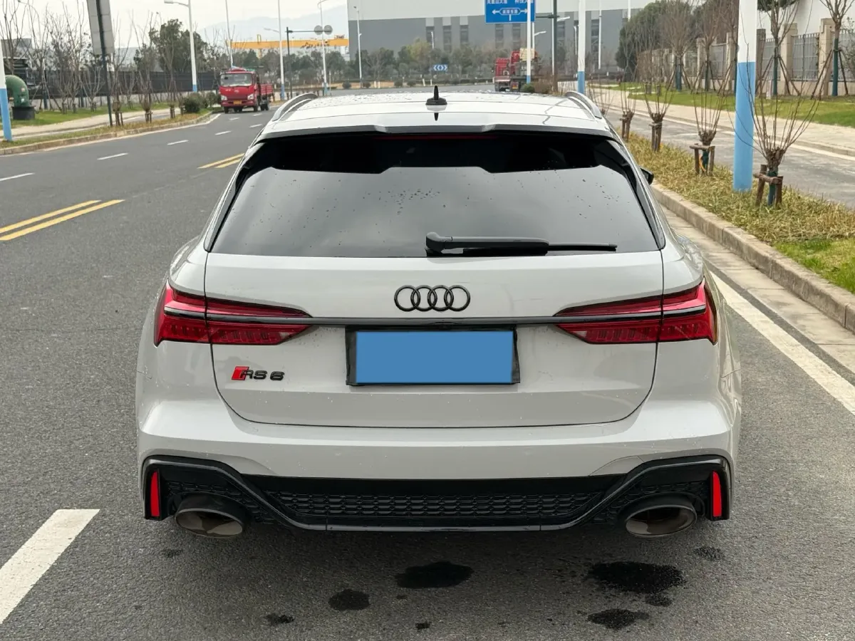 2022 Audi RS 6 4.0T 600HP V8 8AT,autocango,china used car exporter,china ev exporter,chinese used car exporter,chinese used ev exporter