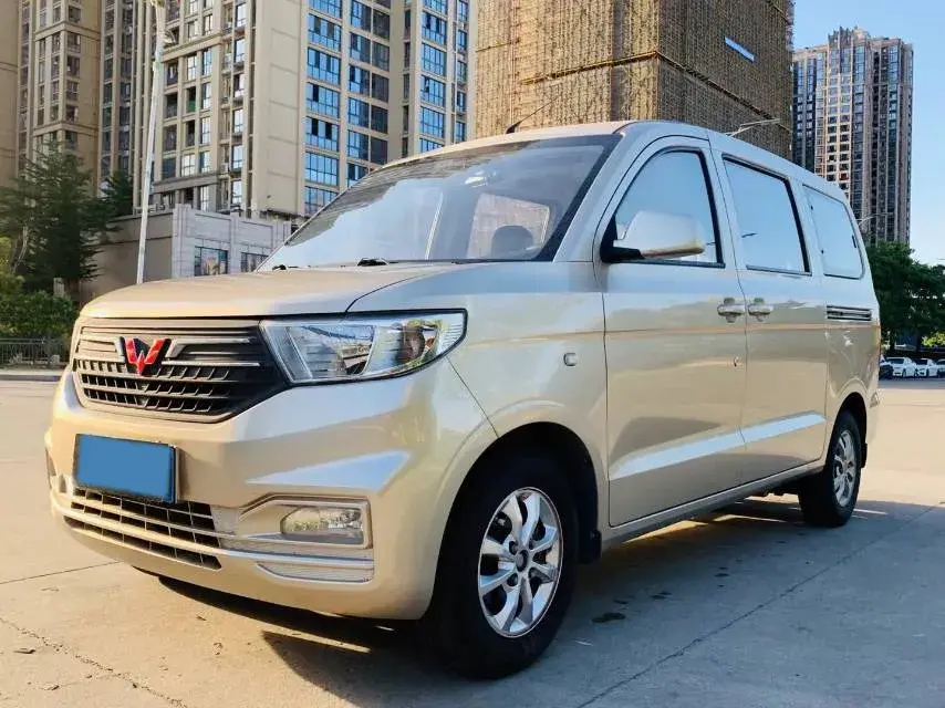 2019 WuLing HongGuang V 1.5L 99HP L4 6MT