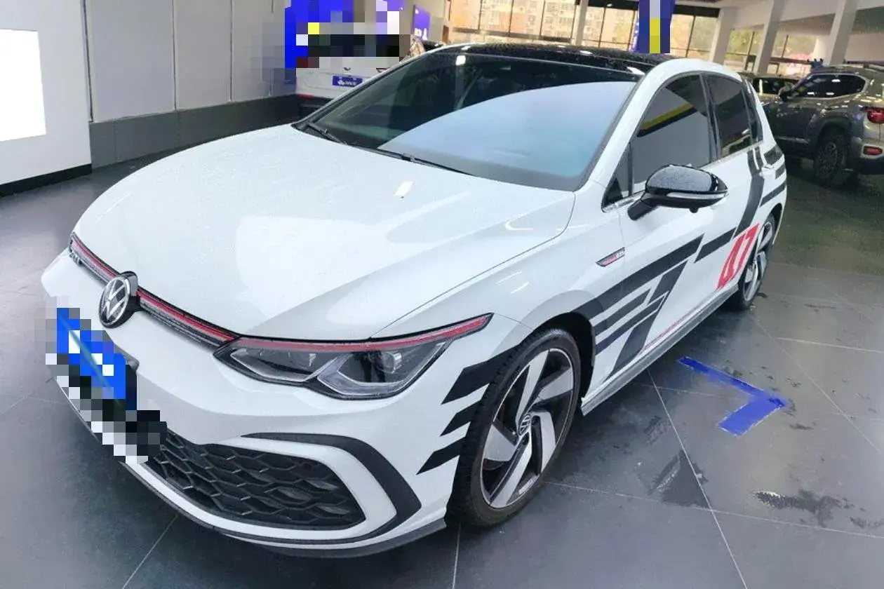 2023 Volkswagen GolfGTI 2.0T 220HP L4 7DCT