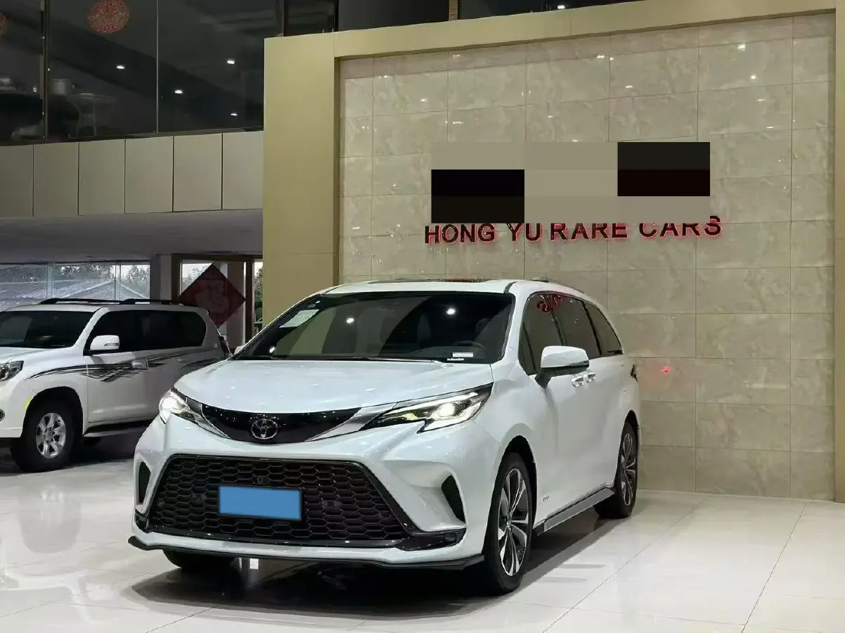 2024 Toyota Granvia 2.5L 189HP L4 E-CVT Hybrid