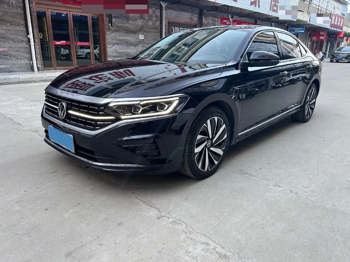 2024 Volkswagen Passat 2.0T 220HP L4 7DCT