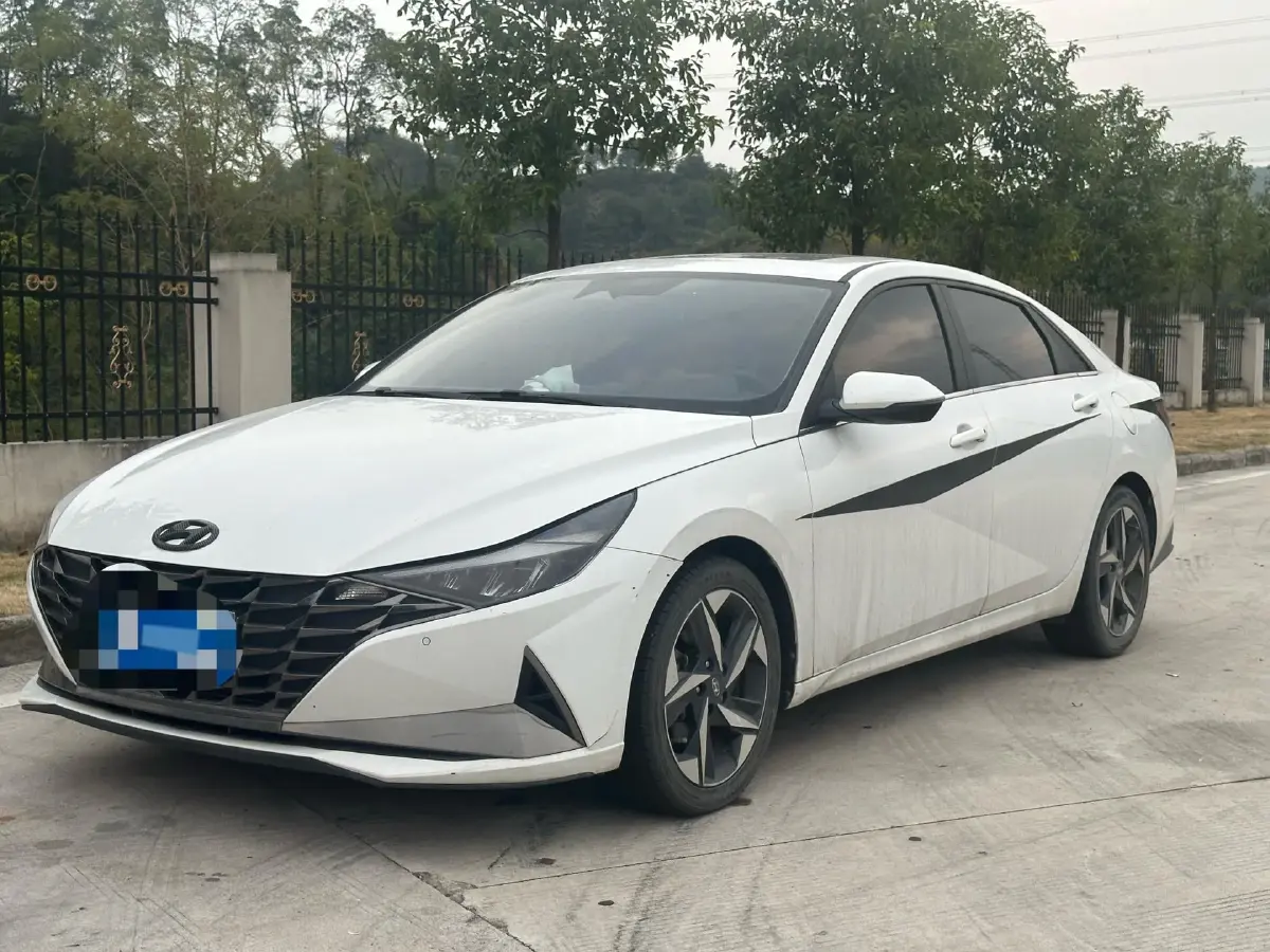 2022 Hyundai Elantra 1.5L 115HP L4 CVT