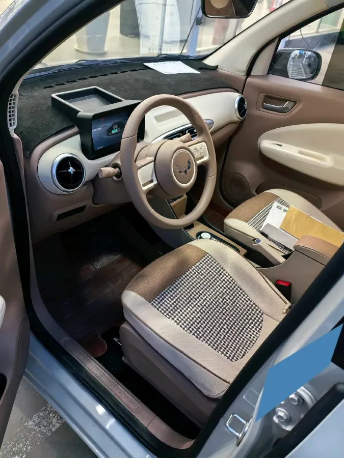 2025 WuLing HongGuang MINI EV BEV 16.2KWH,autocango,china used car exporter,china ev exporter,chinese used car exporter,chinese used ev exporter