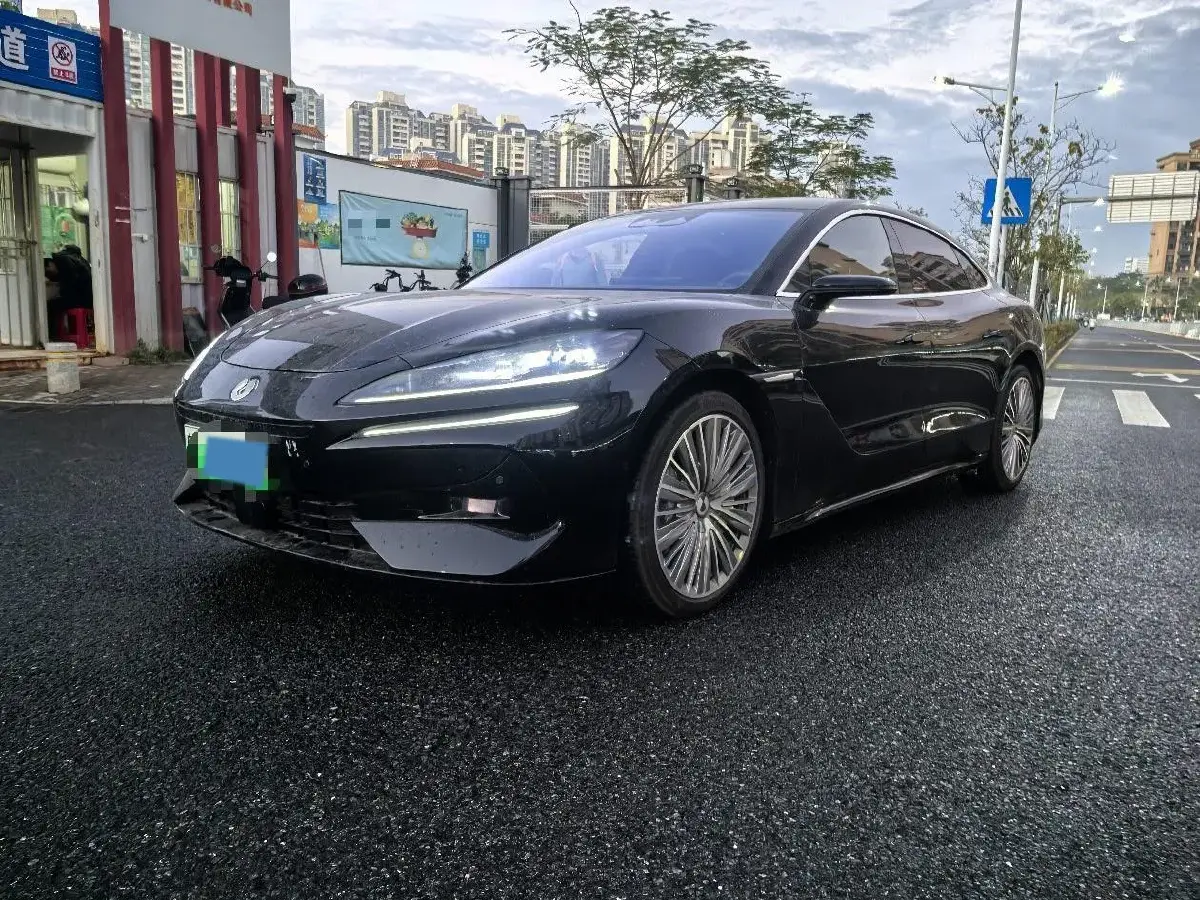 2024 Denza DenzaZ9 2.0T 207HP L4 E-CVT PHEV 38.5KWH