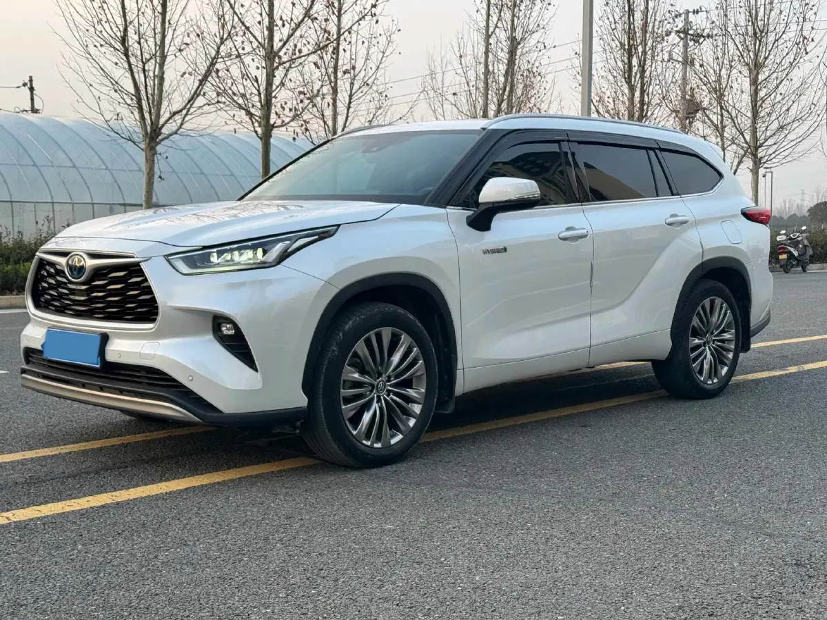 2022 Toyota Highlander 2.5L 192HP L4 E-CVT Hybrid