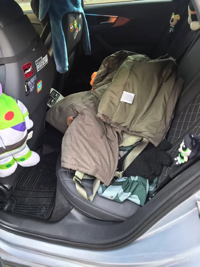 2023 Audi A4 2.0T 265HP L4 7DCT,autocango,china used car exporter,china ev exporter,chinese used car exporter,chinese used ev exporter