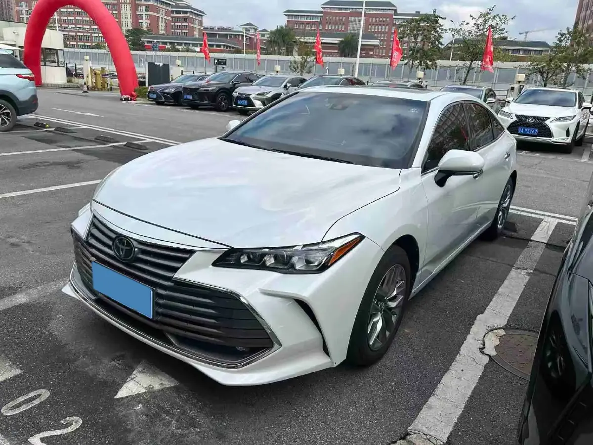 2021 Toyota Avalon 2.5L 209HP L4 8AT