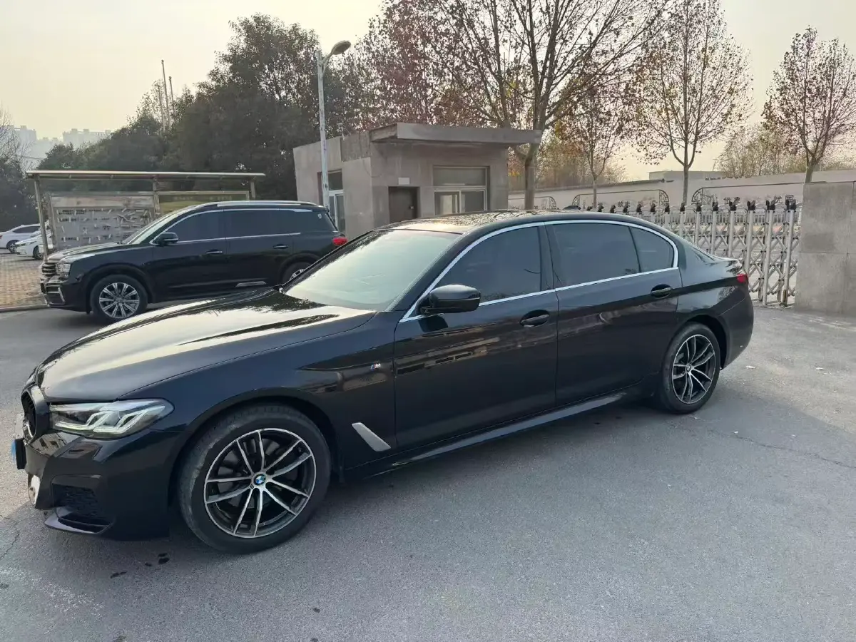 2022 BMW 5 Series 2.0T 184HP L4 8AT