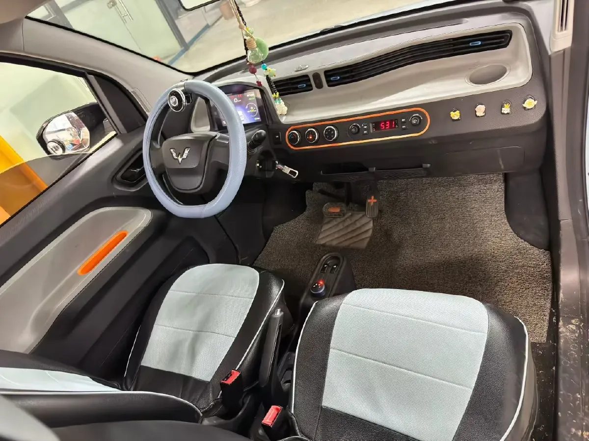 2020 WuLing HongGuang MINI EV BEV 9KWH,autocango,china used car exporter,china ev exporter,chinese used car exporter,chinese used ev exporter