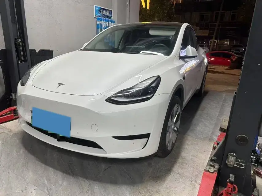 2022 Tesla Model Y BEV 60KWH