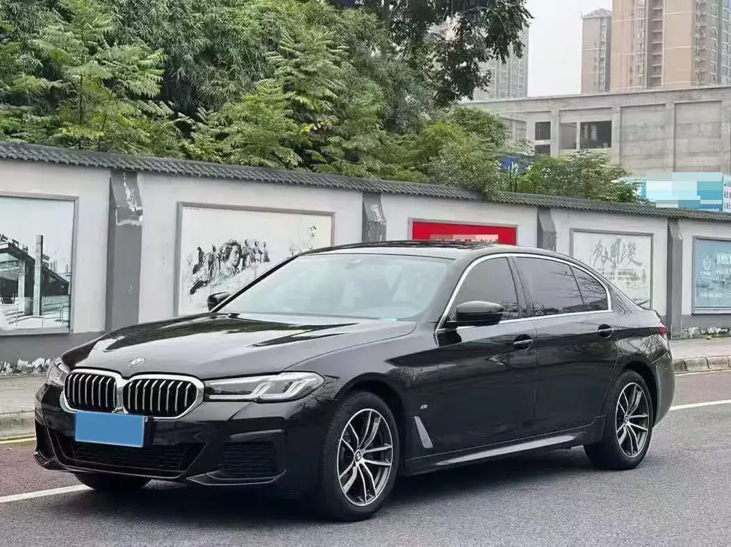 2022 BMW 5 Series 2.0T 184HP L4 8AT