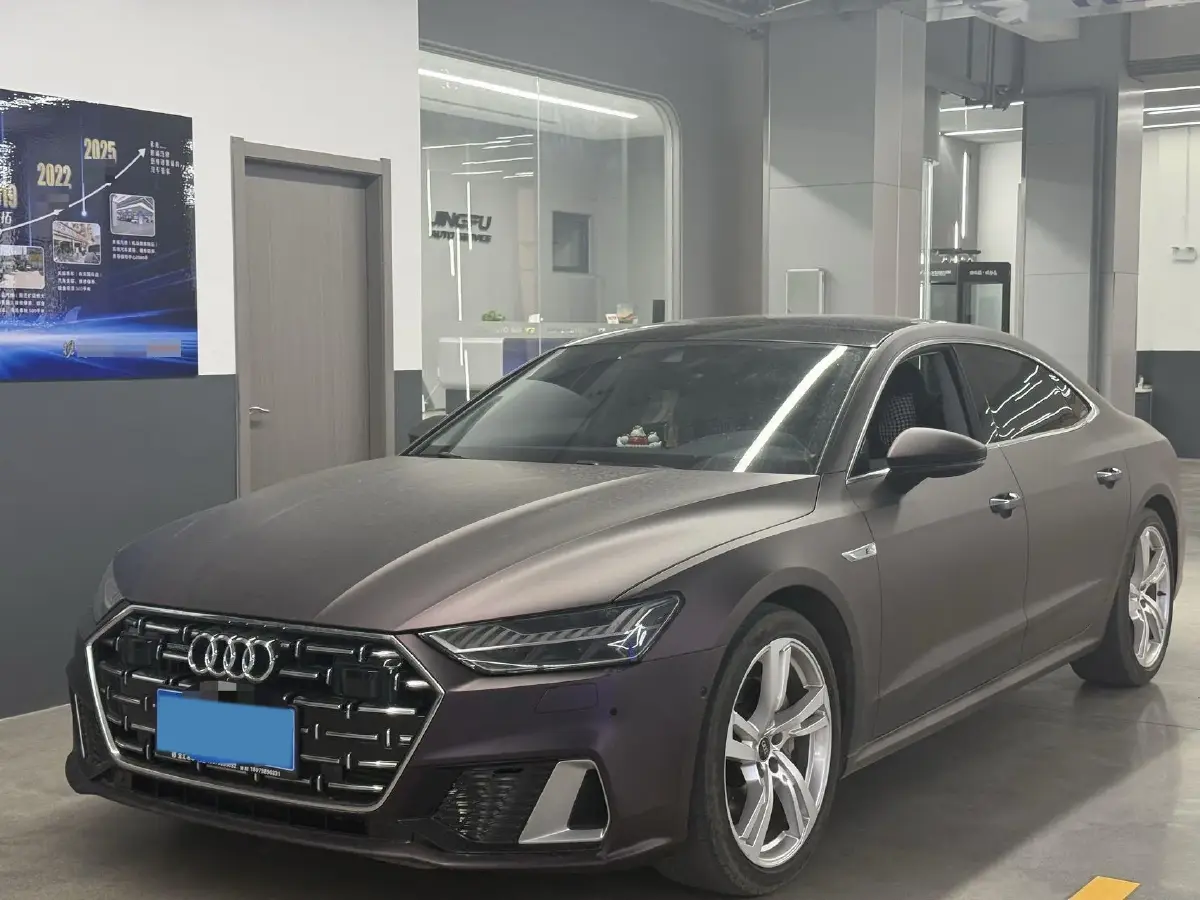 2024 Audi A7L 2.0T 245HP L4 7DCT