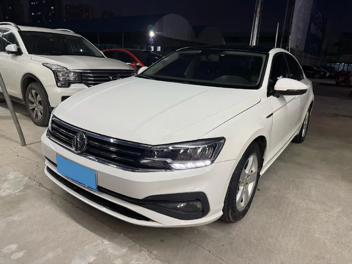 2019 Volkswagen T-Cross 1.4T 150HP L4 7DCT