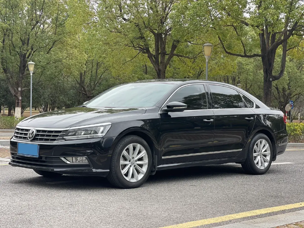 2017 Volkswagen Passat 1.8T 180HP L4 7DCT