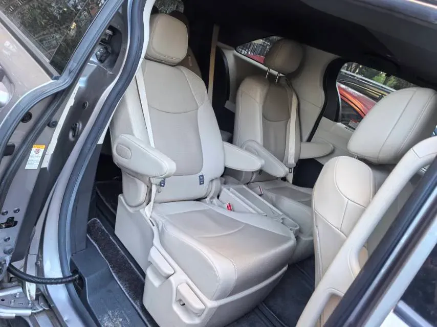 2021 Toyota Sienna 2.5L 192HP L4 E-CVT Hybrid,autocango,china used car exporter,china ev exporter,chinese used car exporter,chinese used ev exporter