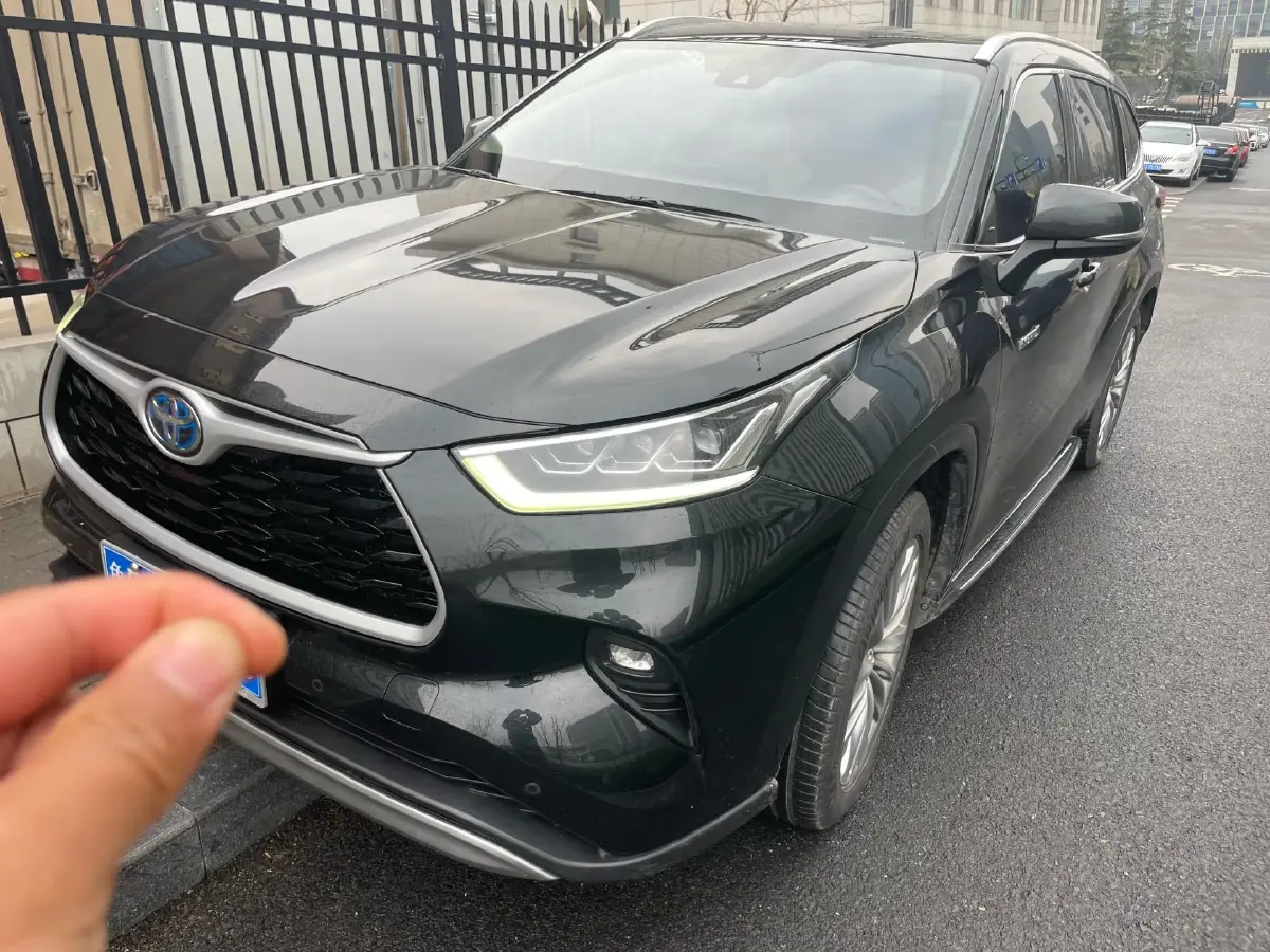 2022 Toyota Highlander 2.5L 192HP L4 E-CVT Hybrid