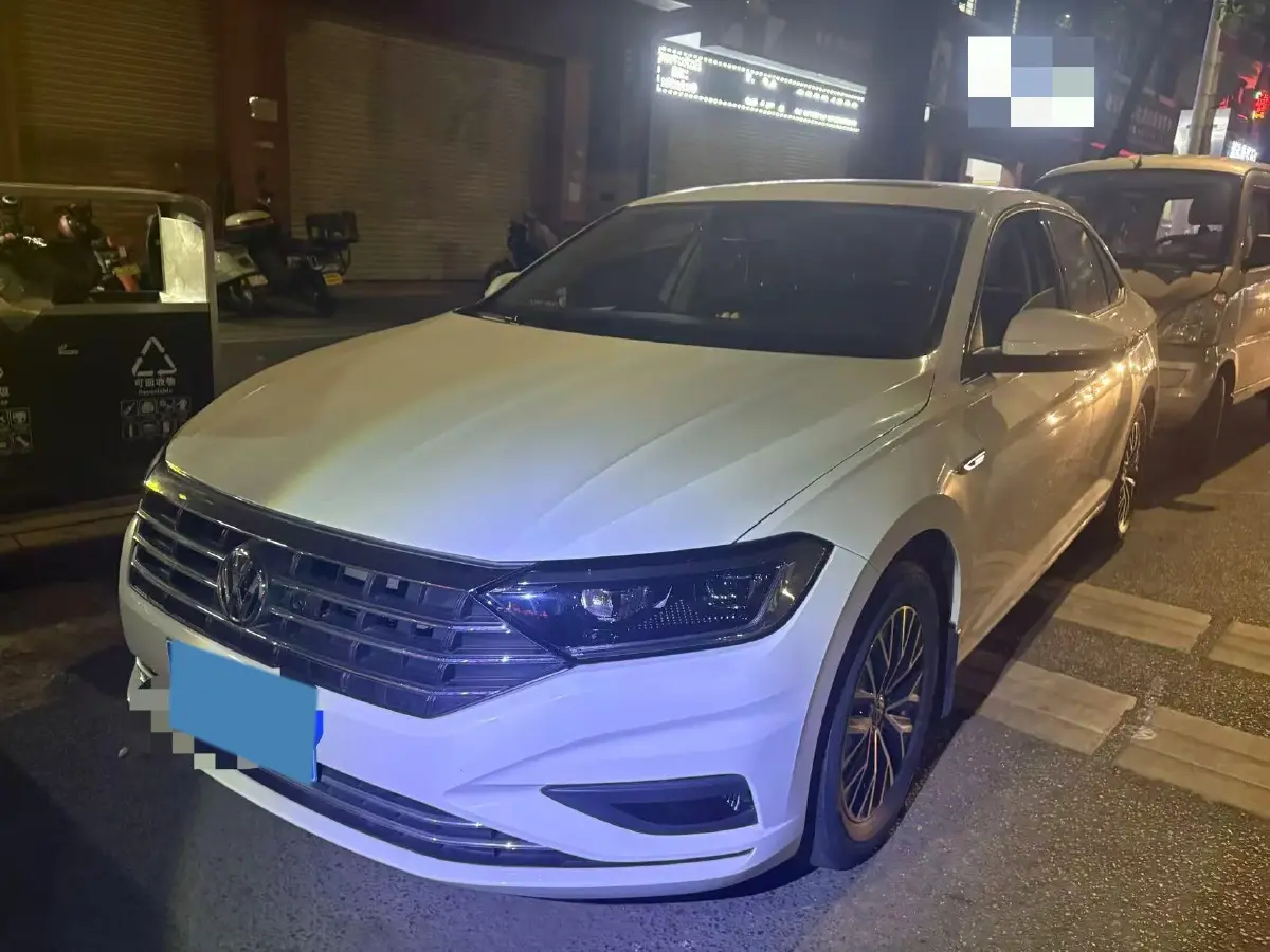2021 Volkswagen Sagitar 1.2T 116HP L4 7DCT
