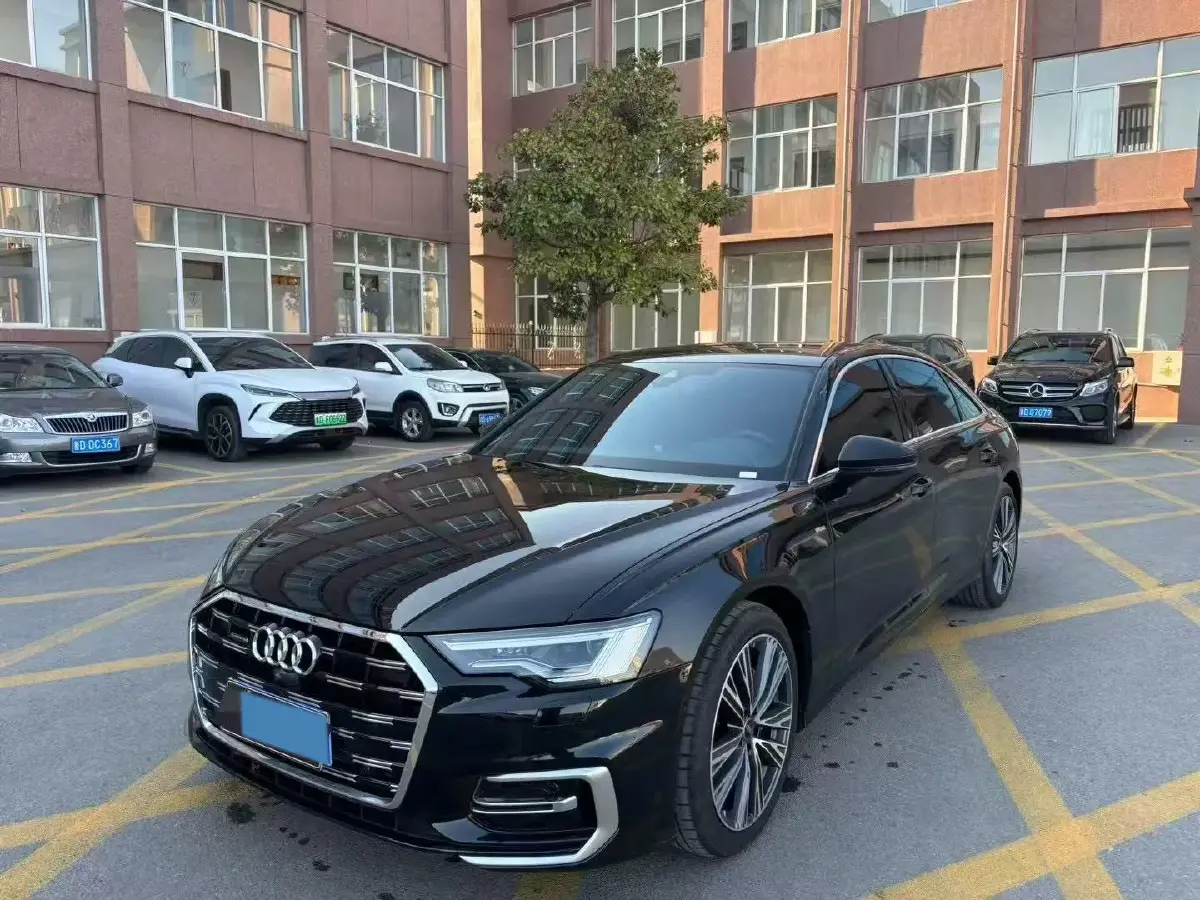 2024 Audi A6L 2.0T 245HP L4 7DCT