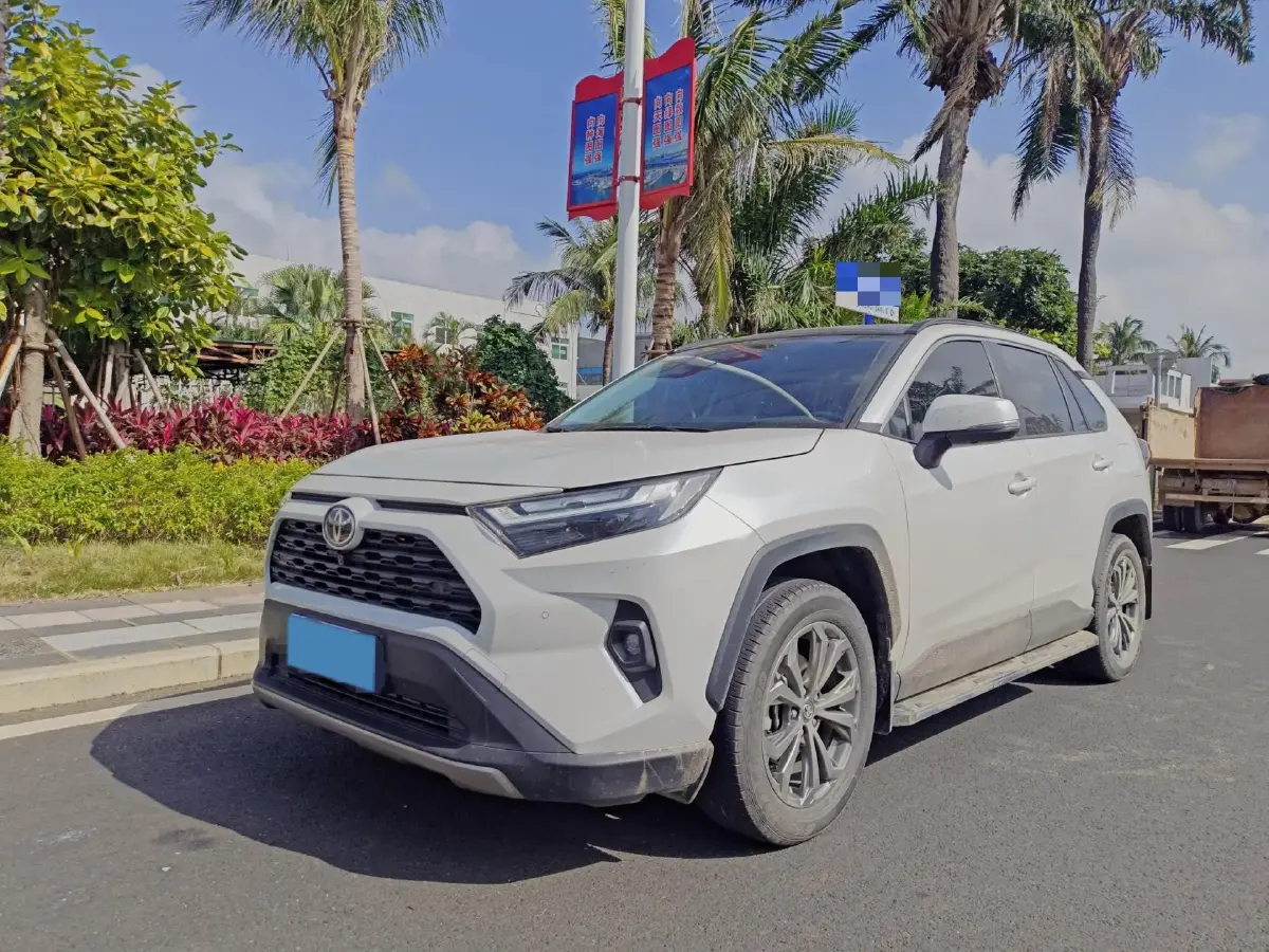 2024 Toyota RAV4 2.0L 171HP L4 CVT