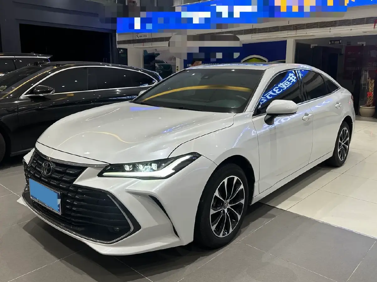 2023 Toyota Avalon 2.0L 177HP L4 CVT