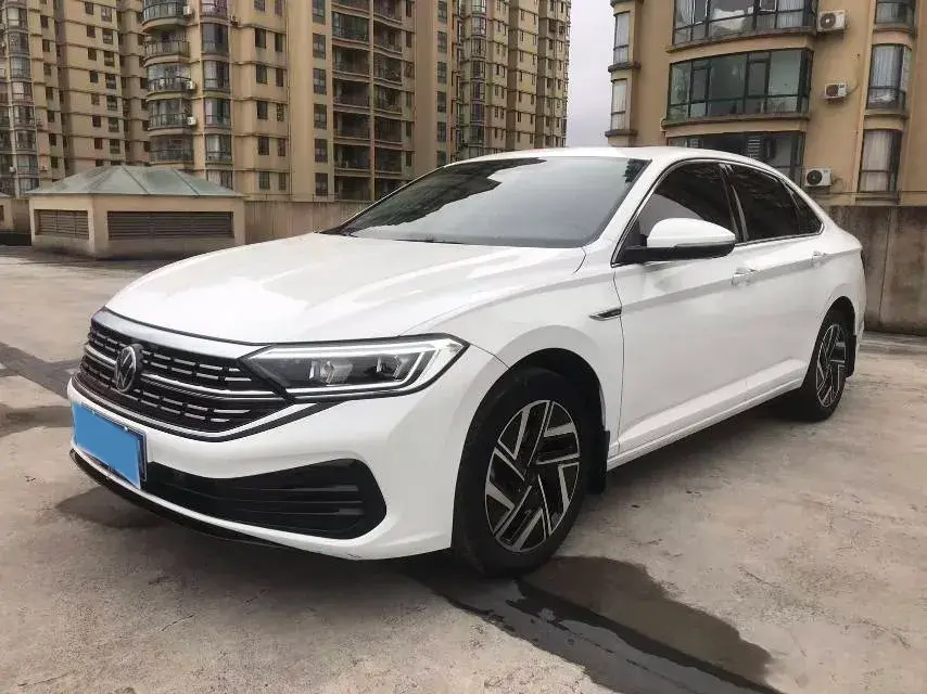 2023 Volkswagen Sagitar 1.2T 116HP L4 7DCT