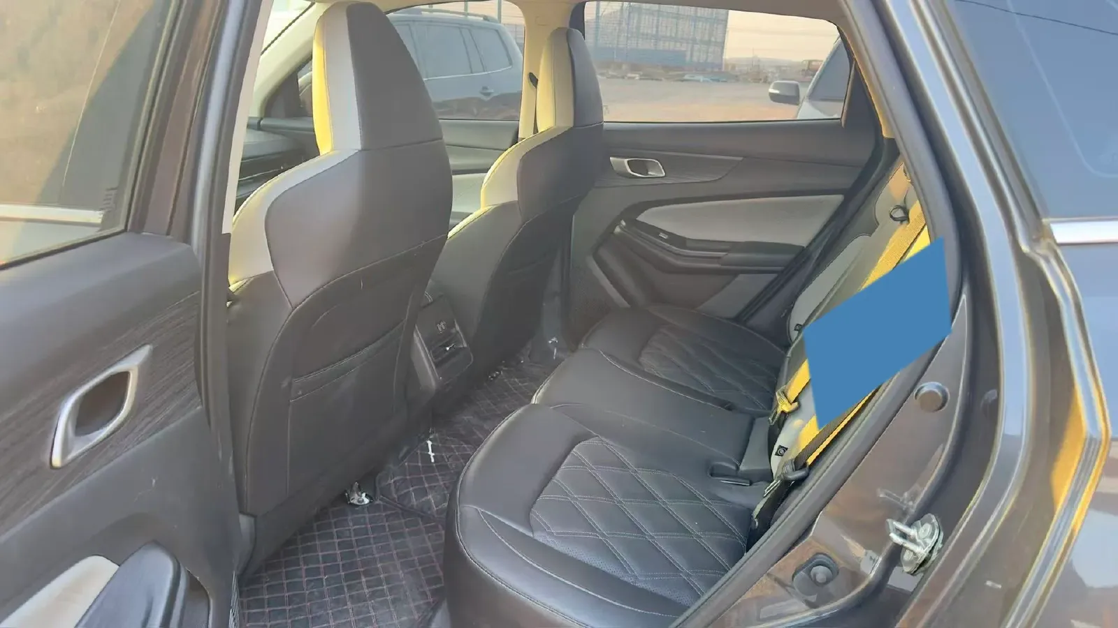 2023 Venucia Grand V DD-i 1.5T 163HP L4 E-CVT PHEV 18.4KWH,autocango,china used car exporter,china ev exporter,chinese used car exporter,chinese used ev exporter