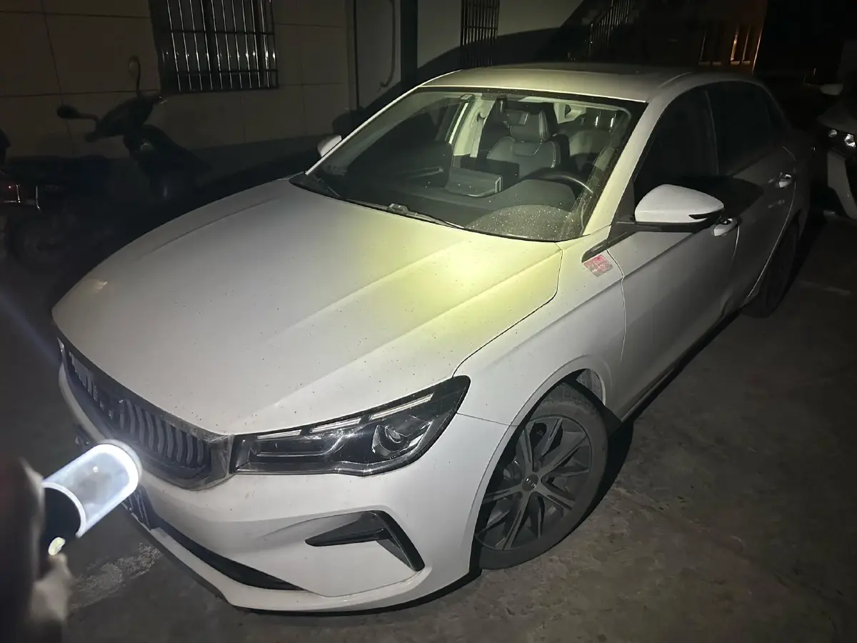 2022 Geely Emgrand 1.5L 114HP L4 CVT