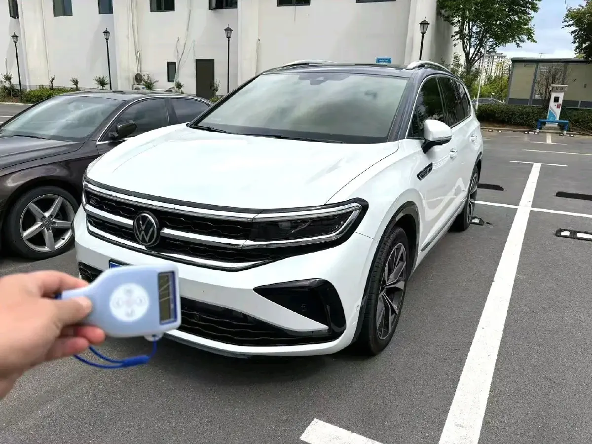 2021 Volkswagen Talagon 2.0T 220HP L4 7DCT