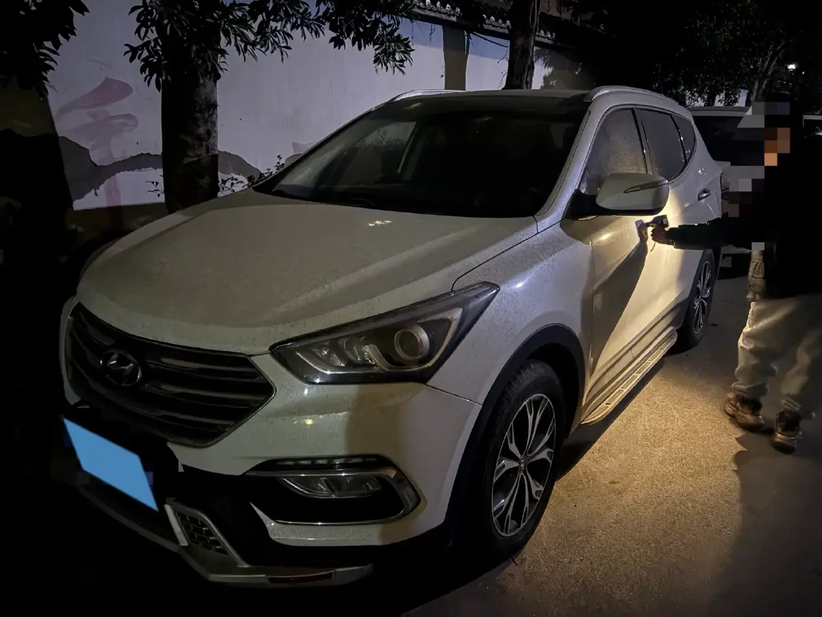 2017 Hyundai Santafe 2.0T 245HP L4 6AT