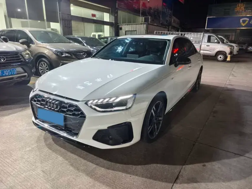 2023 Audi A4L 2.0T 190HP L4 7DCT