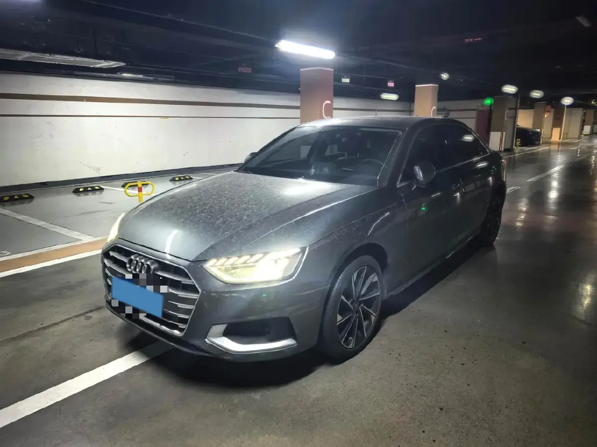 2022 Audi A4L 2.0T 190HP L4 7DCT