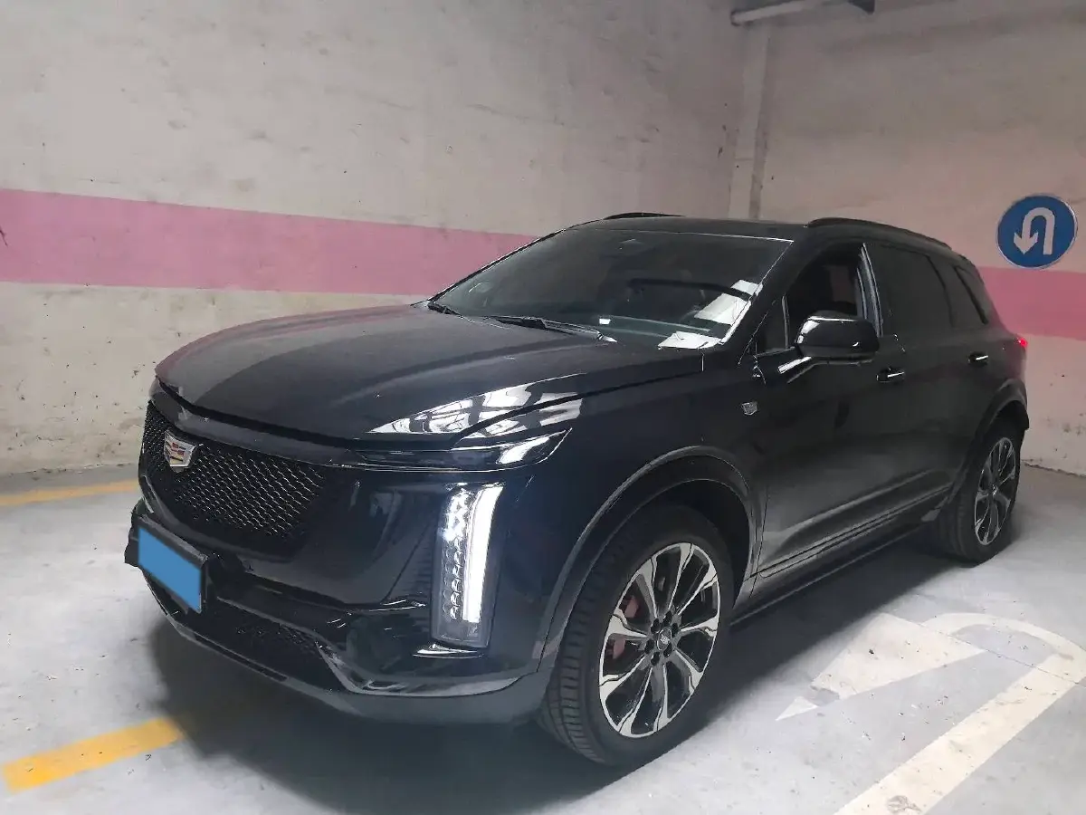 2025 Cadillac XT5 2.0T 237HP L4 9AT