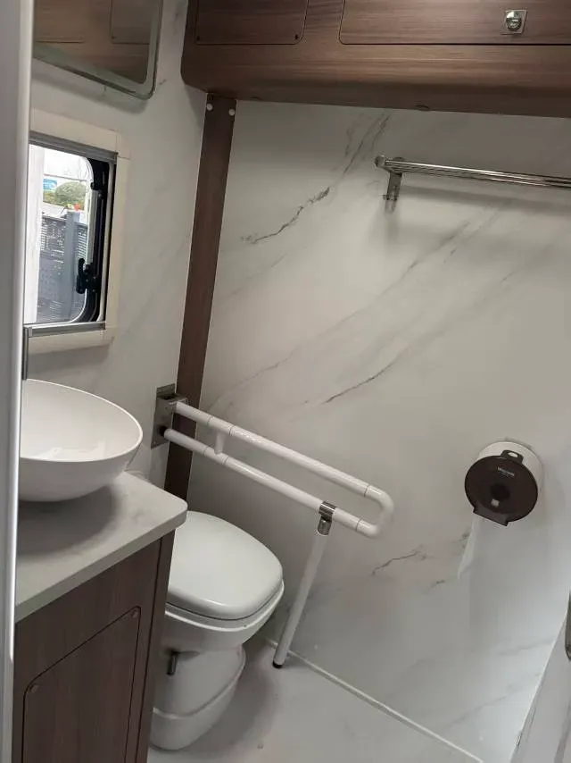 2022 MAXUS V100 RV 2.0T 150HP L4 6AT,autocango,china used car exporter,china ev exporter,chinese used car exporter,chinese used ev exporter