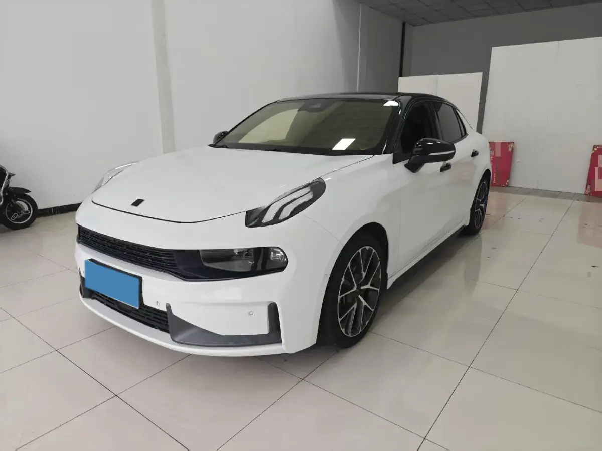 2019 LYNK&CO 03 2.0T 190HP L4 6AT