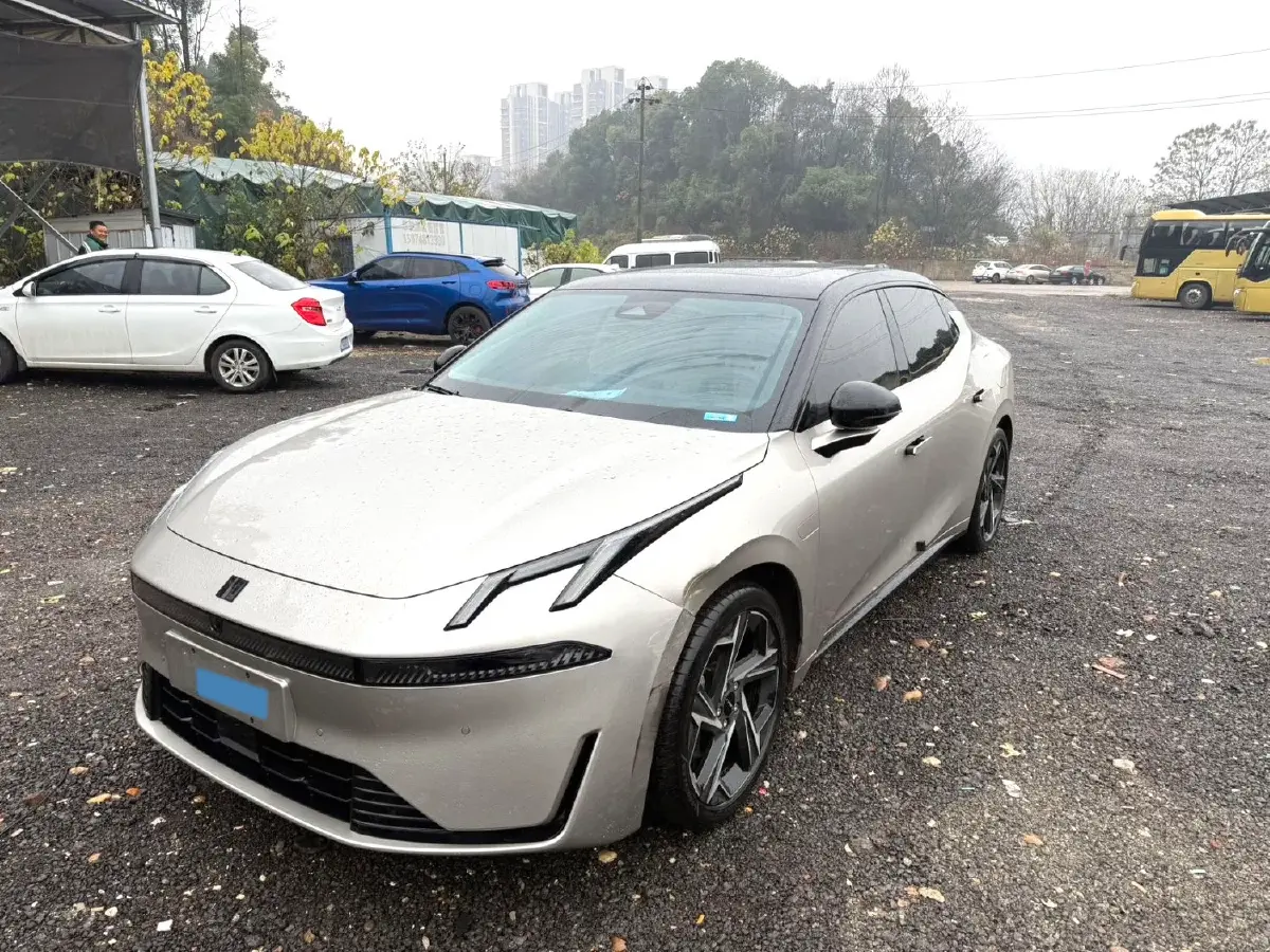 2024 LYNK&CO 01 2.0T 254HP L4 8AT