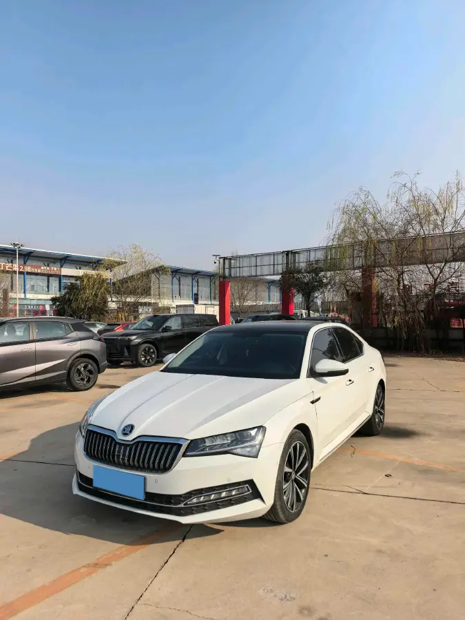 2024 Skoda Superb 2.0T 186HP L4 7DCT