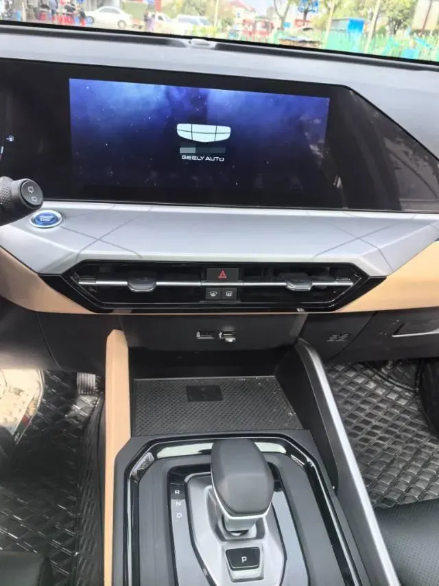 2024 Geely OkavangoPRO 1.5T 181HP L4 7DCT,autocango,china used car exporter,china ev exporter,chinese used car exporter,chinese used ev exporter