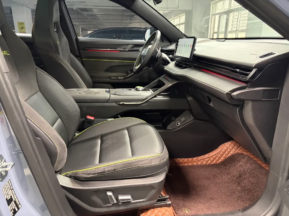 2022 Haval H6S 2.0T 211HP L4 7DCT,autocango,china used car exporter,china ev exporter,chinese used car exporter,chinese used ev exporter