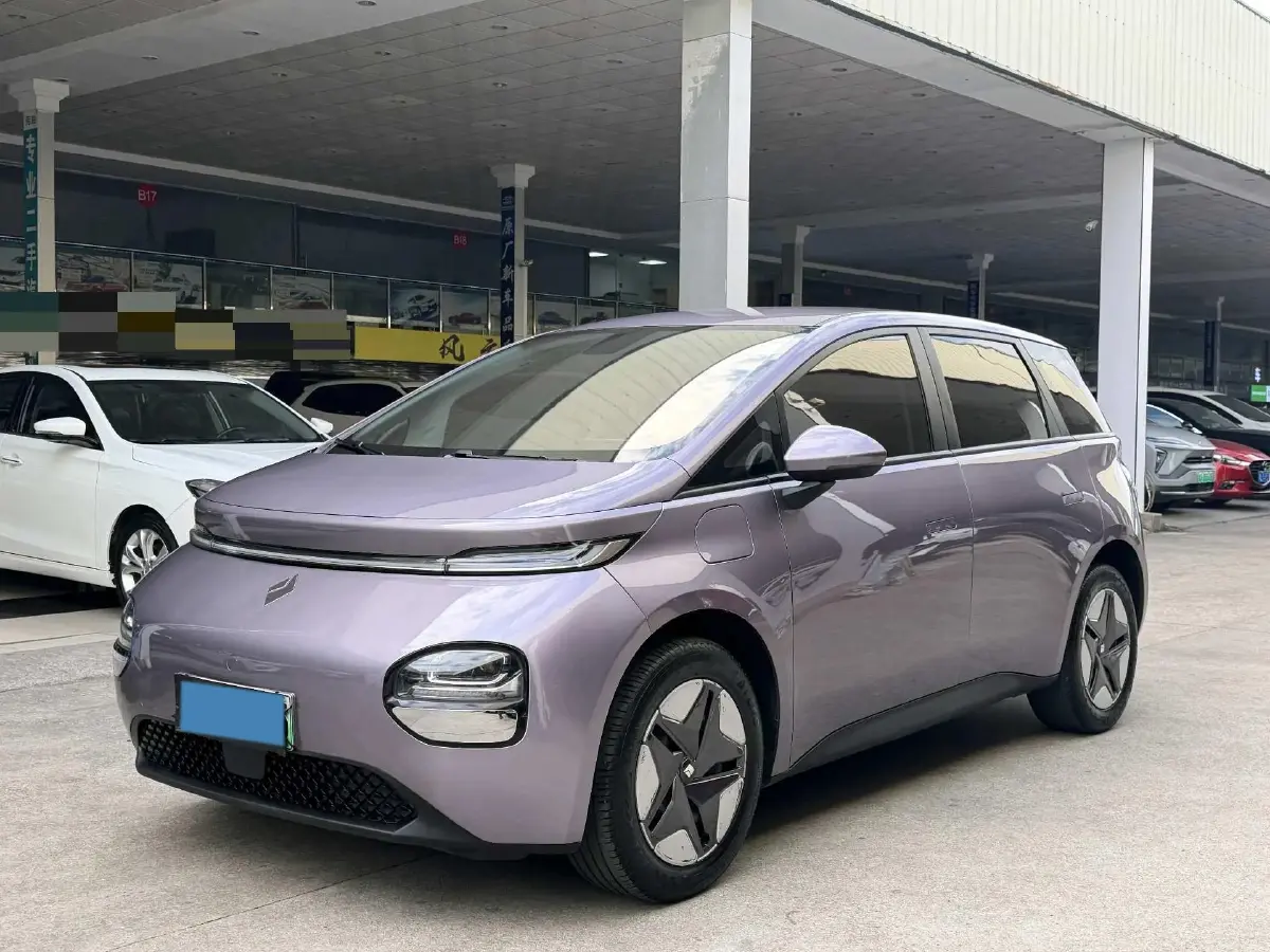 2023 BaoJun Cloud BEV 37.9KWH