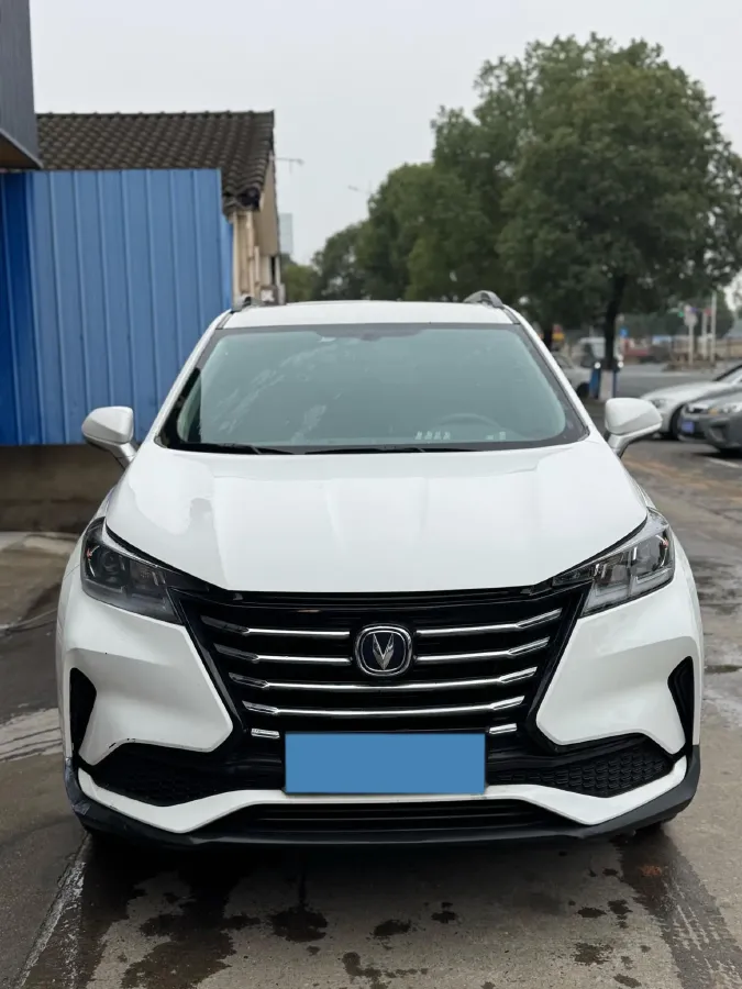 2021 ChangAn CS15 1.5L 107HP L4 5DCT,autocango,china used car exporter,china ev exporter,chinese used car exporter,chinese used ev exporter