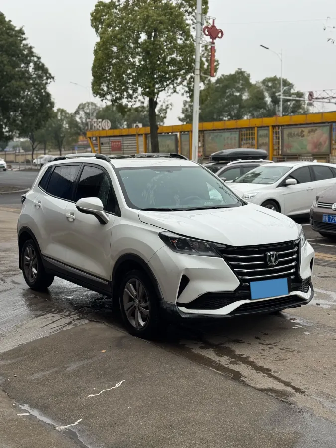 2021 ChangAn CS15 1.5L 107HP L4 5DCT,autocango,china used car exporter,china ev exporter,chinese used car exporter,chinese used ev exporter